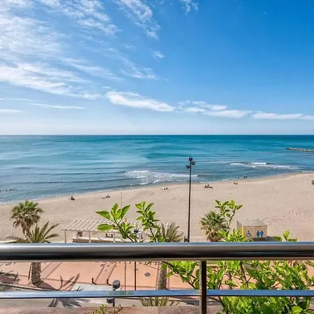 Apartment Magnificent 1st Line Beach Condo, Panoramic Sea Views
