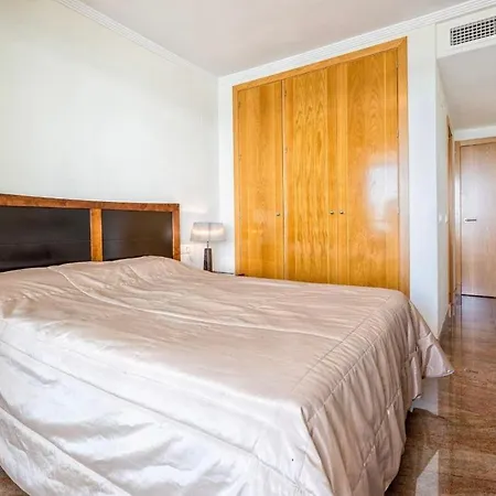 Apartment Magnificent 1st Line Beach Condo, Panoramic Sea Views *