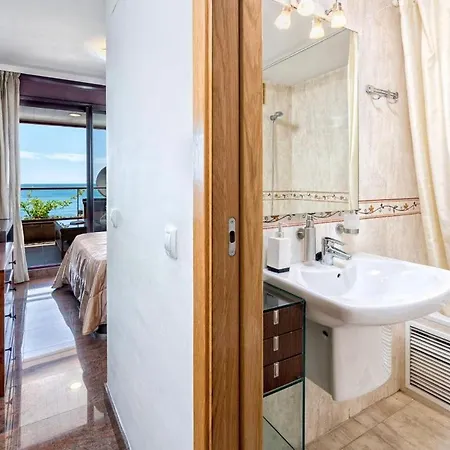 Apartment Magnificent 1st Line Beach Condo, Panoramic Sea Views Fuengirola