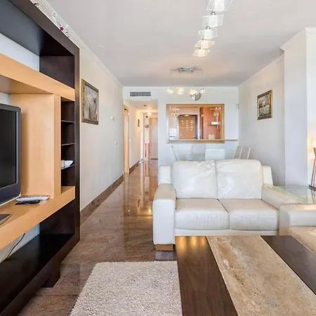 Apartment Magnificent 1st Line Beach Condo, Panoramic Sea Views Fuengirola
